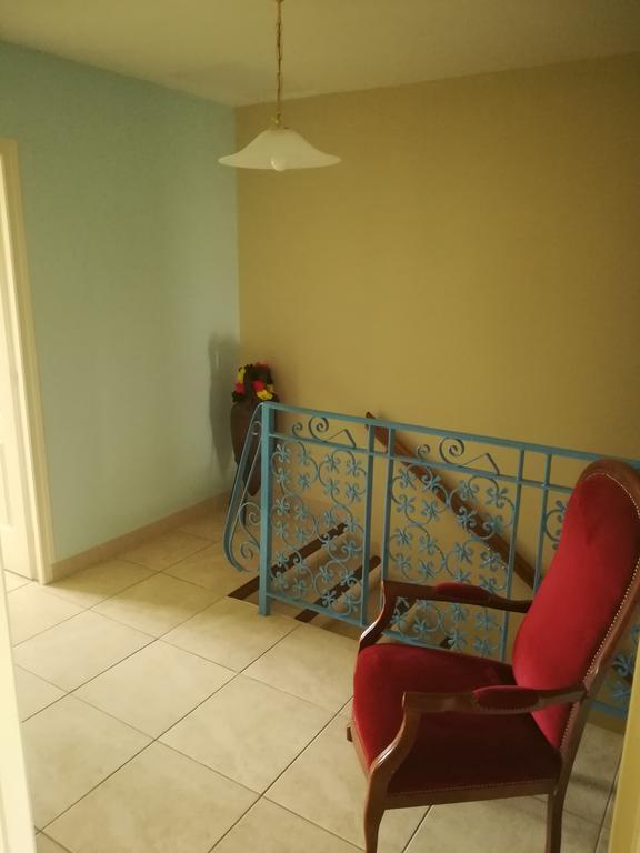 Gîte du vignoble Sidky Lussac  Eksteriør billede